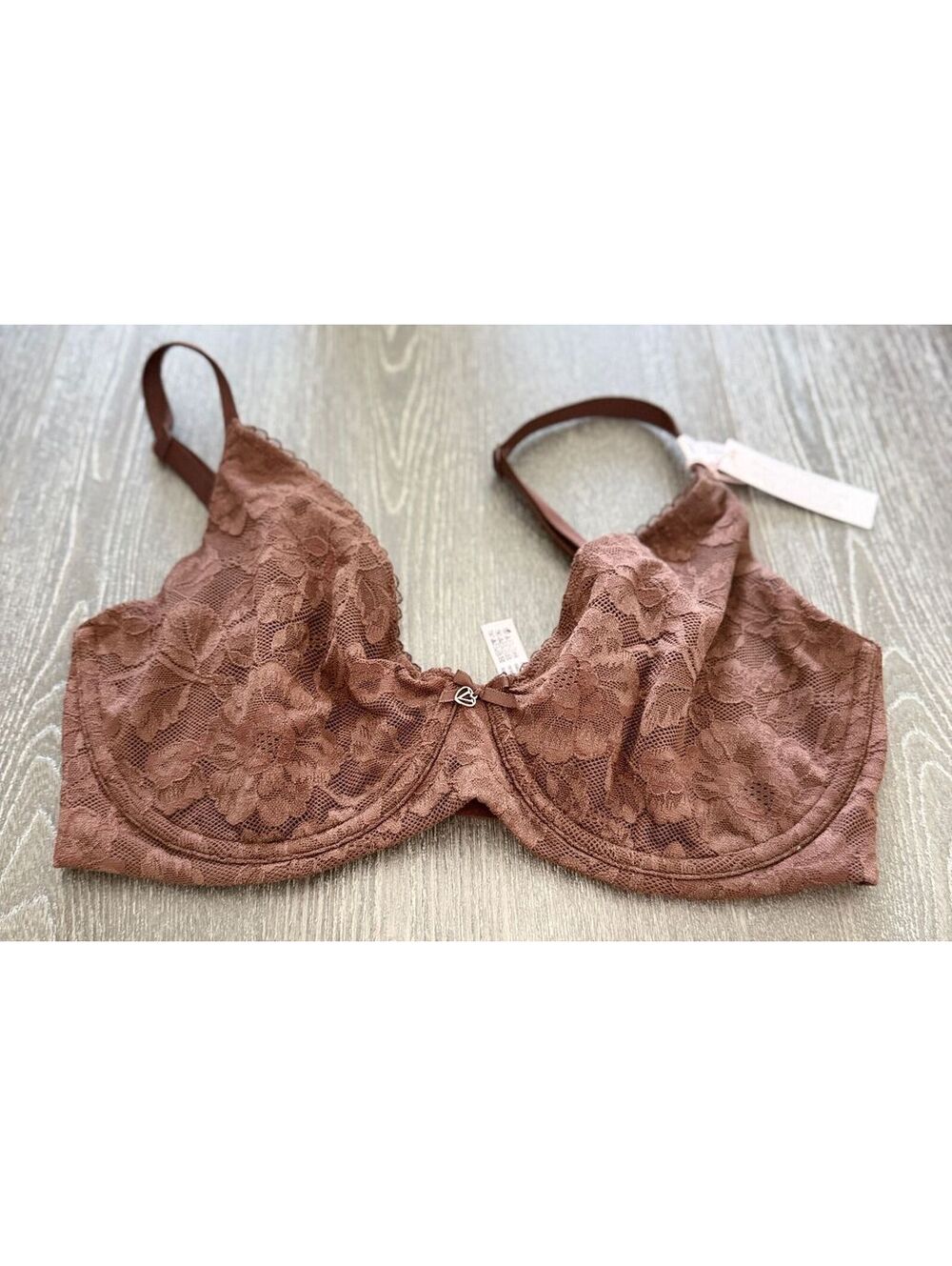 VS Body by Victoria Ganache Invisible Lift Lace Minimizer Bra 32DDD
